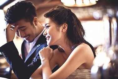 Chị hàng xóm "tội nghiệp" và hành động không thể hiểu nổi của chồng