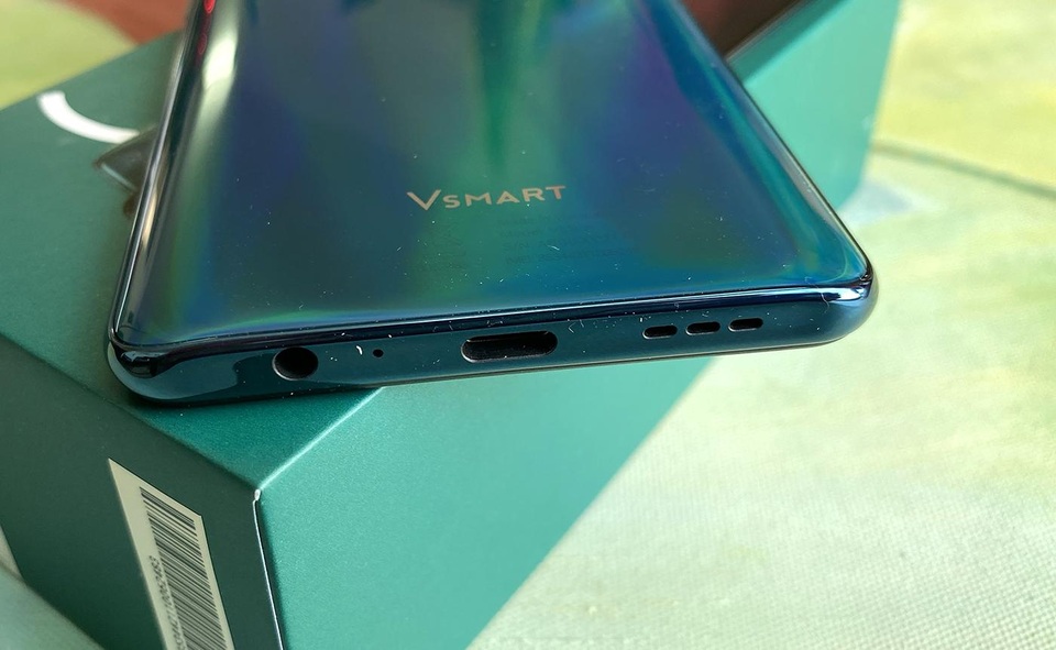 Đập hộp Vsmart Active 3 camera trượt mới ra mắt tại Việt Nam - 10 Đập hộp Vsmart Active 3 camera trượt mới ra mắt tại Việt Nam - 10