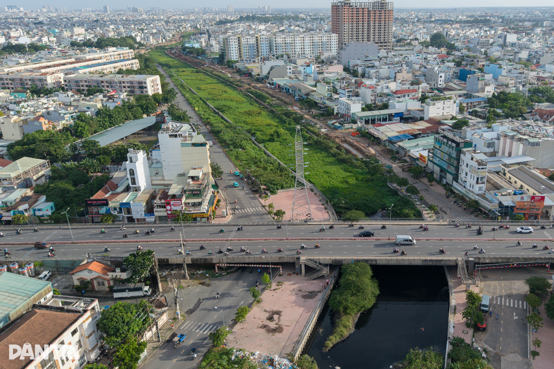 Dự án cải tạo kênh dài nhất TPHCM chậm tiến độ sau hơn hai năm khởi công