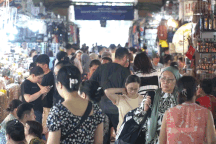 Chợ Bến Thành nhộn nhịp trong "ngày không tiền mặt"