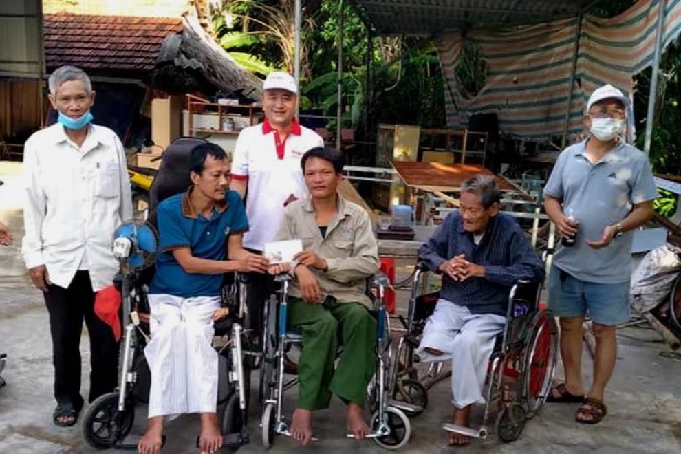 Giải thoát cho vợ trẻ và cách trả ơn cuộc đời của người đàn ông đặc biệt - 5 Giải thoát cho vợ trẻ và cách trả ơn cuộc đời của người đàn ông đặc biệt - 5