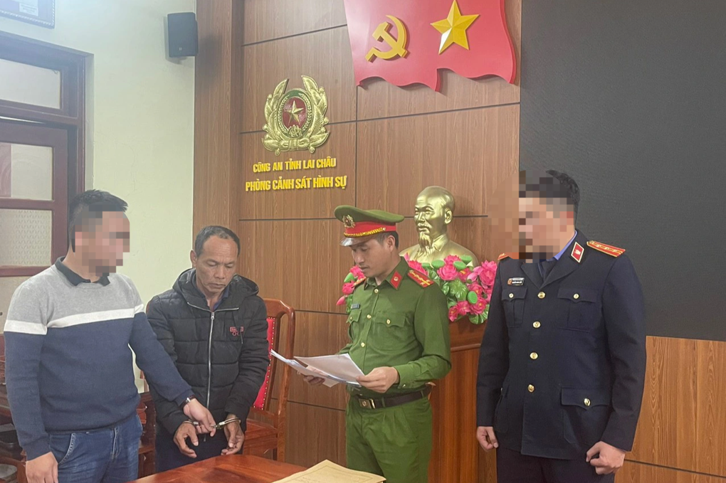 Bắt khẩn cấp giám đốc tàng trữ gần 1 tạ thuốc nổ - 1