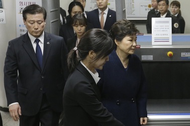 Cựu Tổng thống Hàn Quốc từ chối xem tivi, đọc báo trong tù