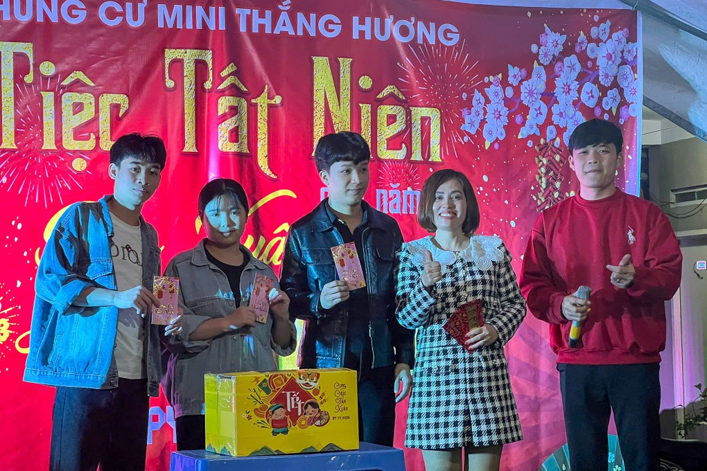 Chủ trọ Bắc Ninh chi 20 triệu đồng tổ chức tiệc tất niên cho công nhân - 2 Chủ trọ Bắc Ninh chi 20 triệu đồng tổ chức tiệc tất niên cho công nhân - 2