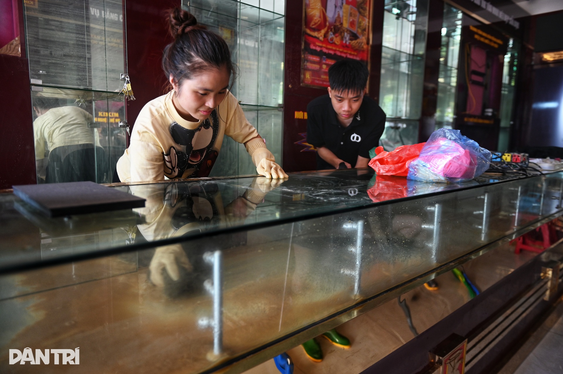 Trung tâm tỉnh Thái Nguyên thành bãi chiến trường sau lũ - 6 Trung tâm tỉnh Thái Nguyên thành bãi chiến trường sau lũ - 6