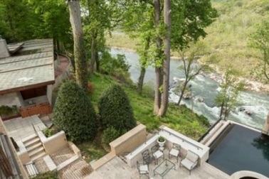 Có gì trong căn biệt thự đắt gấp 3 lần nhà của tỷ phú giàu nhất hành tinh?