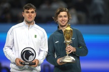 Andrey Rublev vô địch Qatar Open 2025, Djokovic đối mặt nỗi lo chấn thương