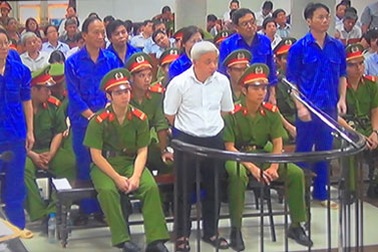 Nhà "bầu" Kiên: chồng lĩnh án, vợ và em gái bị truy trách nhiệm, nộp phạt 75 tỉ