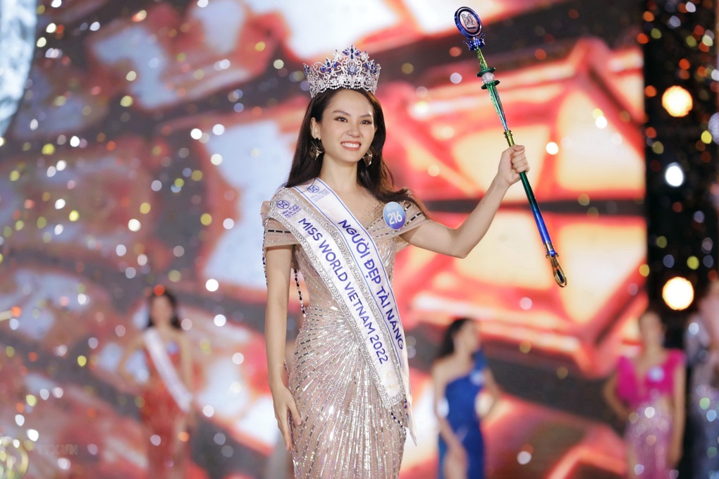Thanh Thủy đăng quang khép lại năm kỷ lục với 11 Hoa hậu ở Việt Nam - 3 Thanh Thủy đăng quang khép lại năm kỷ lục với 11 Hoa hậu ở Việt Nam - 3