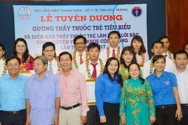 Lần đầu tiên tuyên dương gương thầy thuốc trẻ tiêu biểu