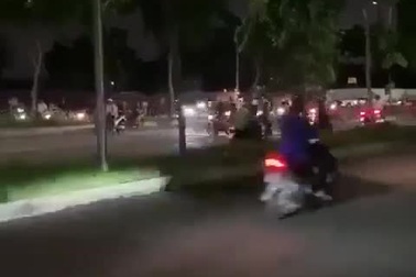 “Tổ lái” rú ga, chạy ngược chiều và cái kết “ê mặt”