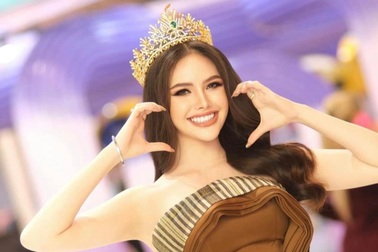 Nhan sắc như "búp bê sống" của đối thủ Quế Anh tại Hoa hậu Hòa bình 2024