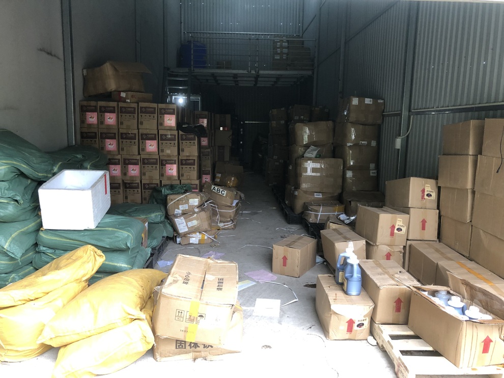 Kho nguyên liệu trà sữa cực lớn giới trẻ ưa chuộng bị mốc, thiếu xuất xứ - 4 Kho nguyên liệu trà sữa cực lớn giới trẻ ưa chuộng bị mốc, thiếu xuất xứ - 4