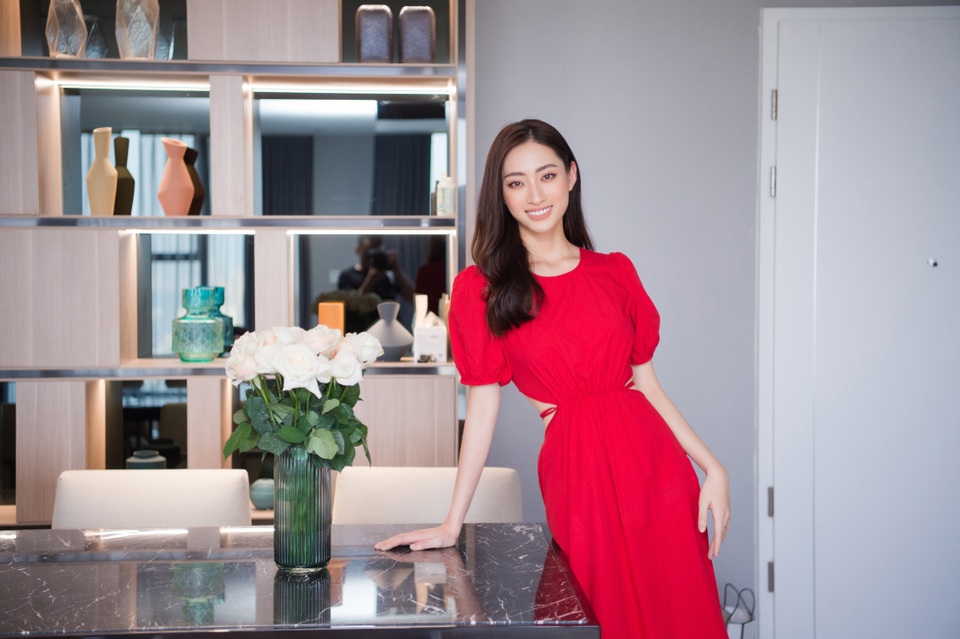 Hoa hậu Lương Thùy Linh khoe nhà mới mua sau 2 năm đăng quang - 4 Hoa hậu Lương Thùy Linh khoe nhà mới mua sau 2 năm đăng quang - 4