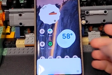 Trợ lý ảo trên Pixel 6 nghe nhầm câu lệnh, tự ý thực hiện cuộc gọi