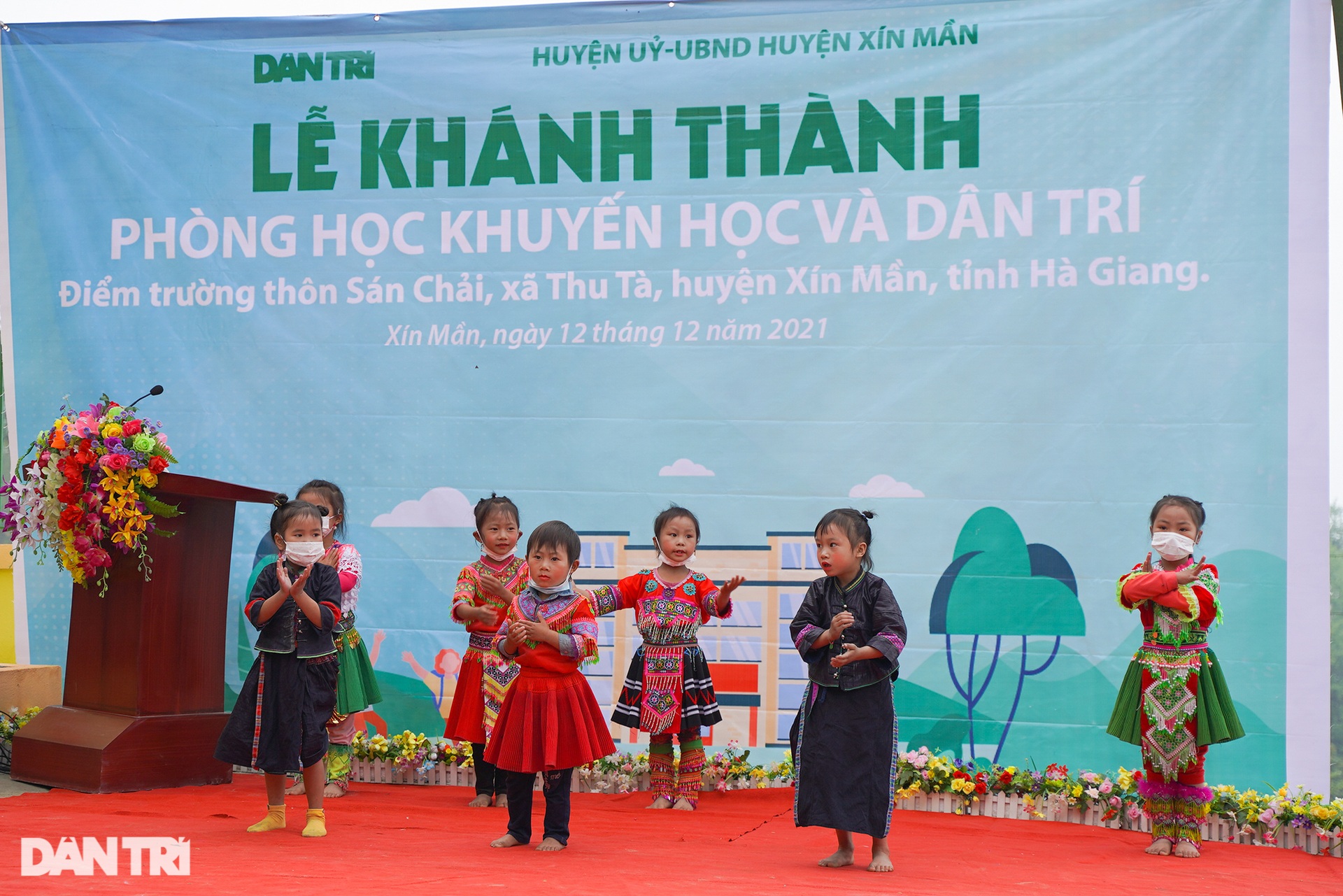 Khánh thành phòng học Dân trí thứ 41 tại điểm trường bản Sán Chải - 5 Khánh thành phòng học Dân trí thứ 41 tại điểm trường bản Sán Chải - 5