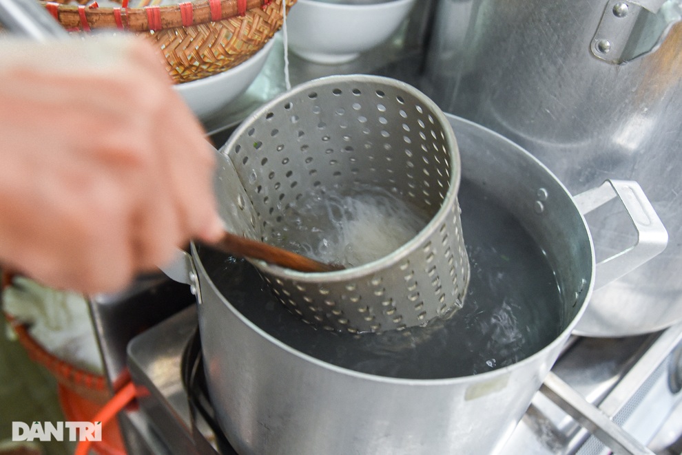 Quán phở lạ đời ở Hà Nội: 40 năm tuyệt đối không dùng chanh, quất - 3 Quán phở lạ đời ở Hà Nội: 40 năm tuyệt đối không dùng chanh, quất - 3