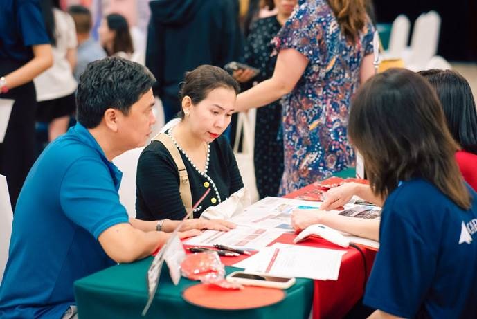 ឱកាសជួបសាលាអន្តរជាតិជាង ៥០ នៅឯពិព័រណ៍ការសិក្សានៅបរទេសរដូវស្លឹកឈើជ្រុះឆ្នាំ 2024 - 3 Cơ hội gặp gỡ hơn 50 trường quốc tế tại triển lãm du học mùa thu 2024 - 3