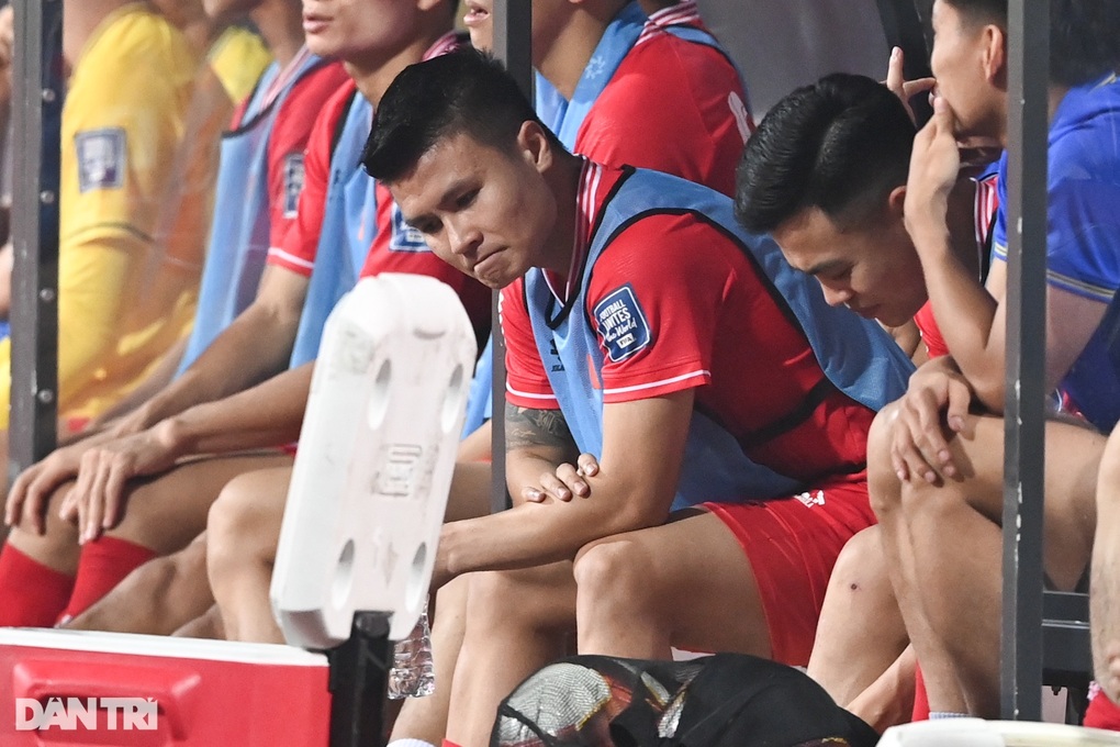 Cựu lãnh đạo VFF: Khán giả quá tức giận, HLV Troussier nên từ chức - 1 Cựu lãnh đạo VFF: Khán giả quá tức giận, HLV Troussier nên từ chức - 1