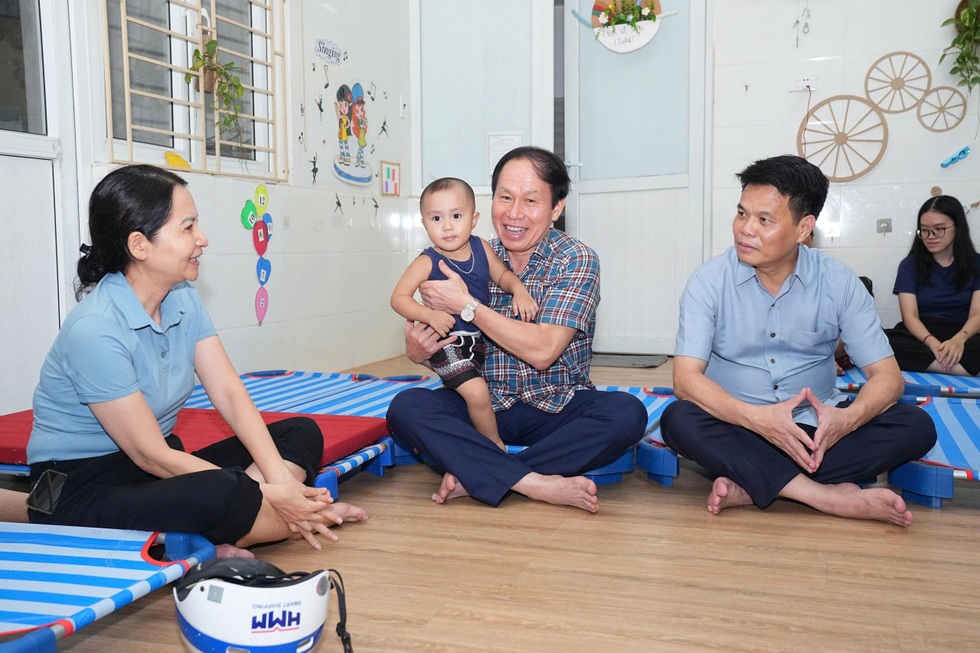Lo sợ kịch bản Yagi, người dân Hải Phòng vội đi tránh bão - 5 Lo sợ kịch bản Yagi, người dân Hải Phòng vội đi tránh bão - 5