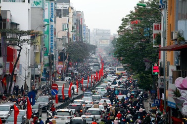 Cấm biếu quà Tết Thủ tướng, bộ trưởng: Hà Nội hết tắc đường