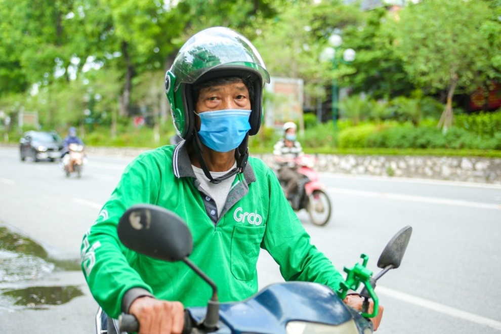 Hà Nội tạm cấm shipper, Grab lên tiếng: Thiếu nhất quán, chưa hợp lý! - 1 Hà Nội tạm cấm shipper, Grab lên tiếng: Thiếu nhất quán, chưa hợp lý! - 1