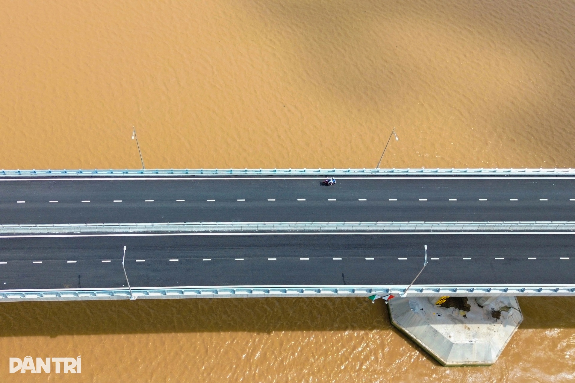 Cầu vượt sông Hậu nối Cần Thơ - Vĩnh Long chính thức thông xe tạm - 4 Cầu vượt sông Hậu nối Cần Thơ - Vĩnh Long chính thức thông xe tạm - 4