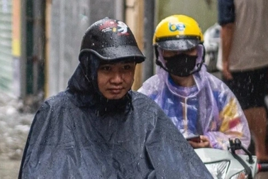 Thời tiết ngày 3/10: Mưa dông tiếp diễn ở Nam Bộ, miền Bắc oi nóng