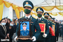 Xúc động tiễn biệt Thiếu tá, phi công Trần Ngọc Duy về đất mẹ