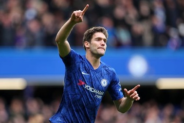 Chelsea 2-1 Tottenham: Hat-trick chiến thắng cho Lampard