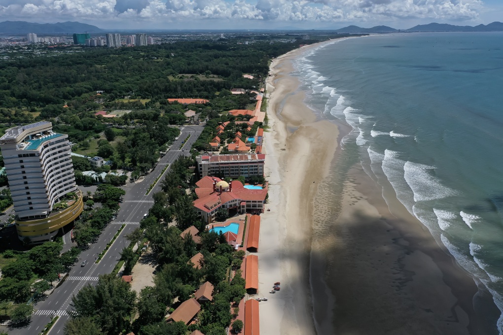 Vũng Tàu cưỡng chế 2 cơ sở kinh doanh du lịch ở Bãi Sau - 1 Vũng Tàu cưỡng chế 2 cơ sở kinh doanh du lịch ở Bãi Sau - 1