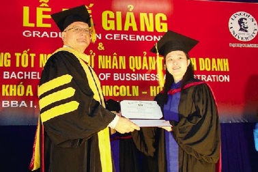 Cơ hội nhận bằng Cử nhân quốc tế