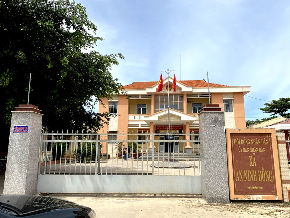 Đường đi chung bị lấn chiếm nhiều năm, nông dân hết đường ra đồng! - 4 Đường đi chung bị lấn chiếm nhiều năm, nông dân hết đường ra đồng! - 4