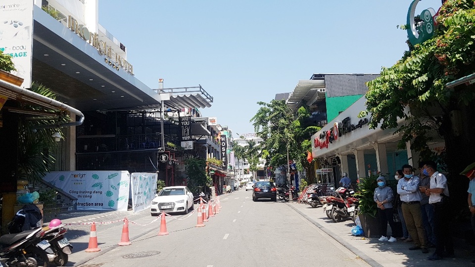 Đường phố Huế vắng bóng người sau ca nhiễm Covid-19 của du khách - 1 Đường phố Huế vắng bóng người sau ca nhiễm Covid-19 của du khách - 1