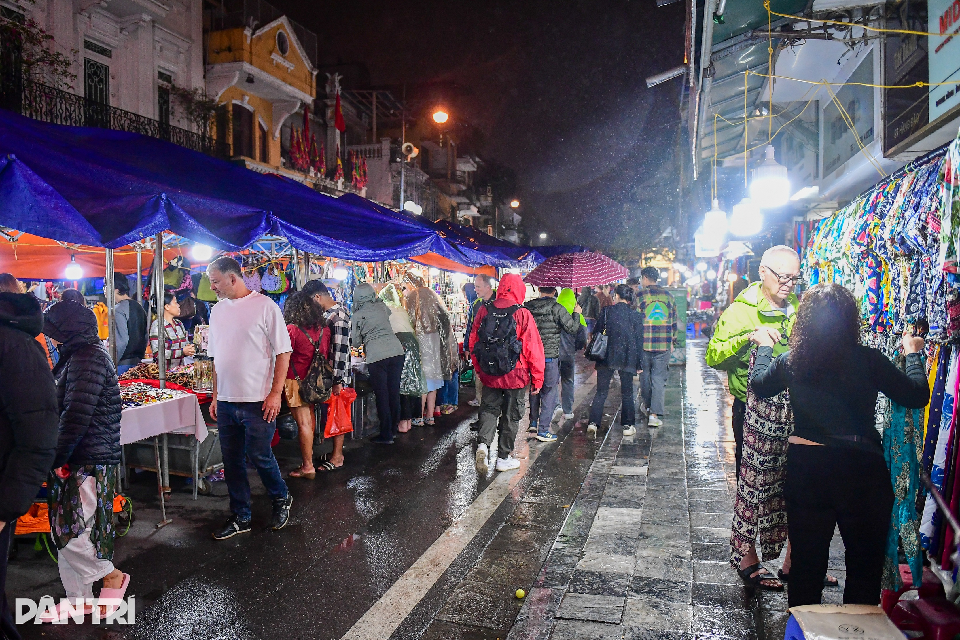 Ồ ạt phố đi bộ Hà Nội: Tại sao nơi thành công, chỗ thất bại? - 4 Ồ ạt phố đi bộ Hà Nội: Tại sao nơi thành công, chỗ thất bại? - 4