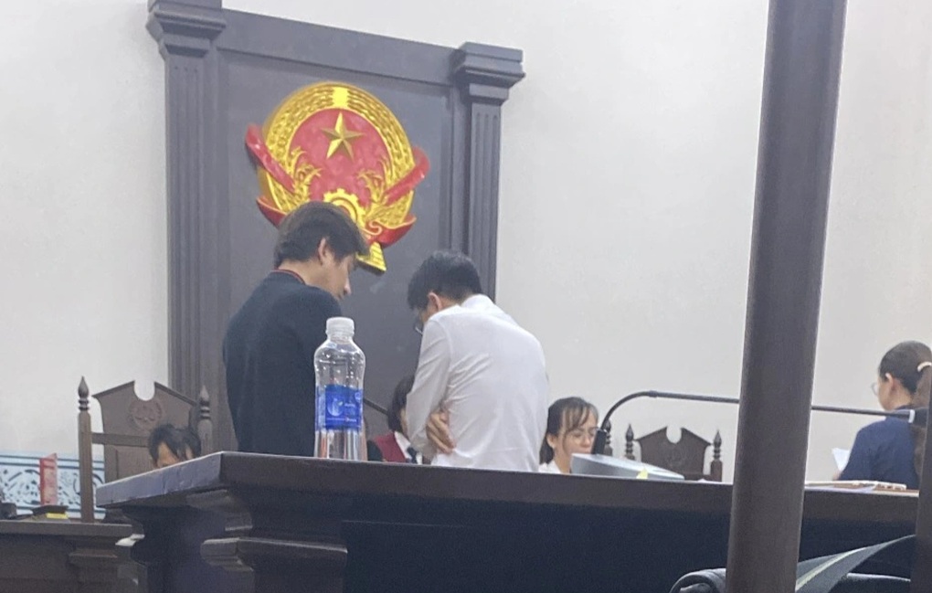 Cách tuyên án lạ vụ liên quan công ty của Sơn Tùng M-TP - 1 Cách tuyên án lạ vụ liên quan công ty của Sơn Tùng M-TP - 1