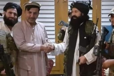 Em trai cựu Tổng thống Afghanistan thề trung thành với Taliban