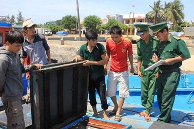 Xác minh việc ngư dân tố bị 4 tàu Trung Quốc tấn công, cướp tài sản