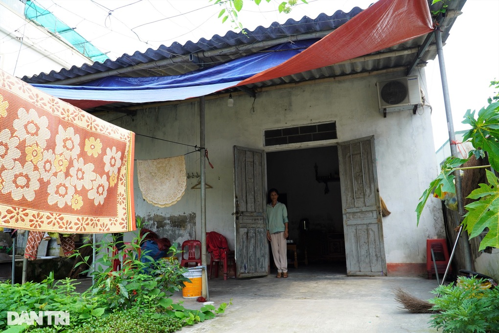 Vừa mãn tang chồng, con lại thập tử nhất sinh - 4 Vừa mãn tang chồng, con lại thập tử nhất sinh - 4