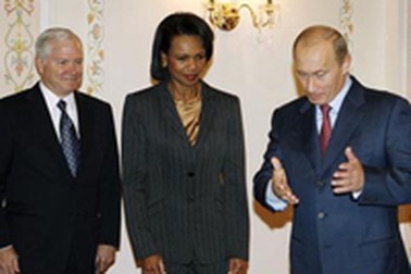 Hội đàm cấp cao Nga-Mỹ: Ông chẳng bà chuộc