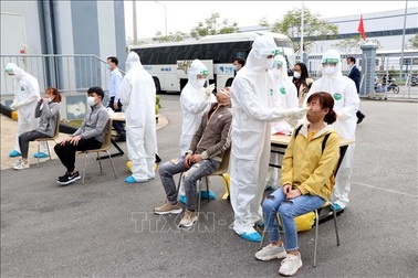 Phân tích các sự cố vắc xin AstraZeneca, Việt Nam tiếp tục triển khai tiêm