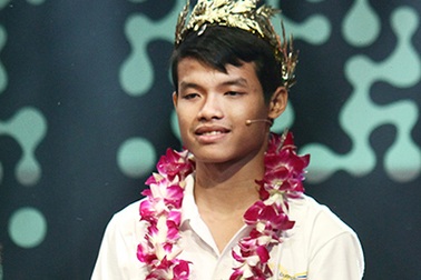 Vì sao nhà vô địch Olympia 2014 giữ "mặt lạnh như tiền" suốt cả trận?