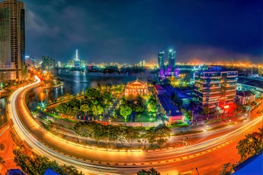 Xuân về trên bến Nhà Rồng