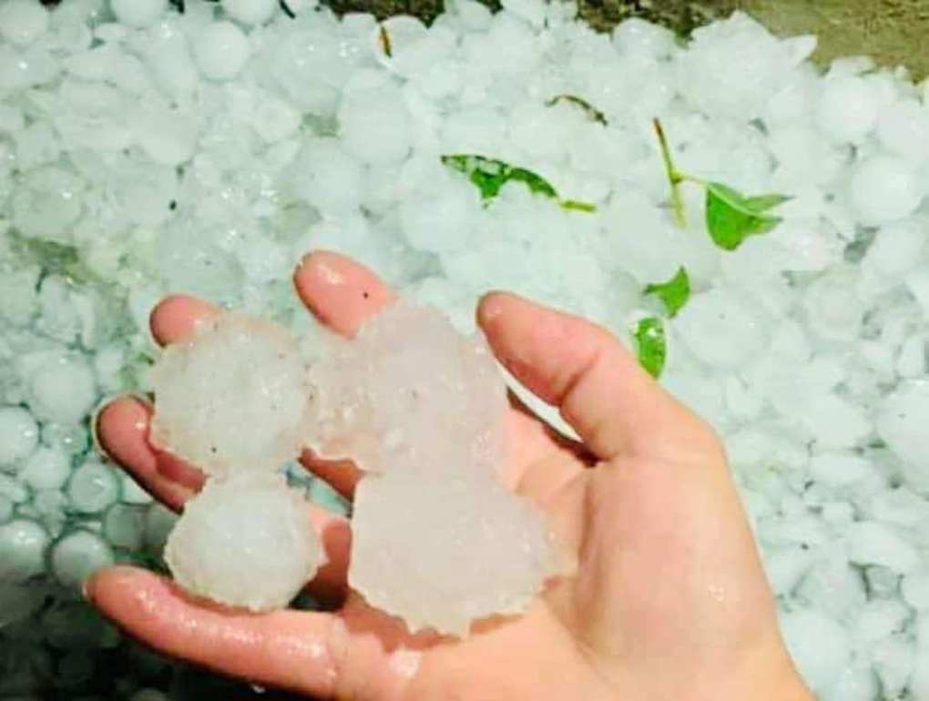 Mưa đá xuất hiện ở Cao Bằng và Bắc Kạn - 1 Mưa đá xuất hiện ở Cao Bằng và Bắc Kạn - 1