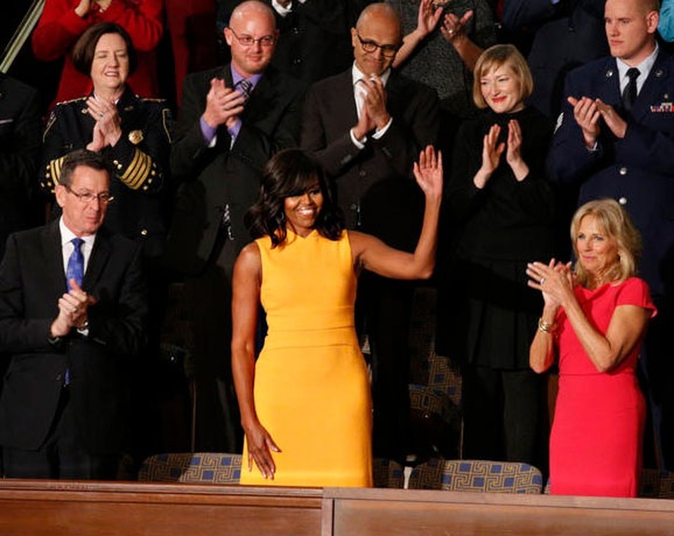 Thông điệp từ vòng cổ của bà Michelle Obama tại đại hội đảng Dân chủ - 2 Thông điệp từ vòng cổ của bà Michelle Obama tại đại hội đảng Dân chủ - 2