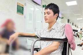 Niềm vui ngày Trung Hiếu trở về sau gần 4 tháng điều trị tích cực