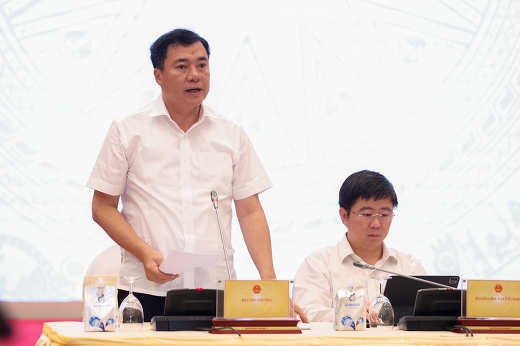 Xăng giảm, giá nhiều mặt hàng đứng im: Quản lý thị trường sẽ mạnh tay xử lý - 1 Xăng giảm, giá nhiều mặt hàng đứng im: Quản lý thị trường sẽ mạnh tay xử lý - 1
