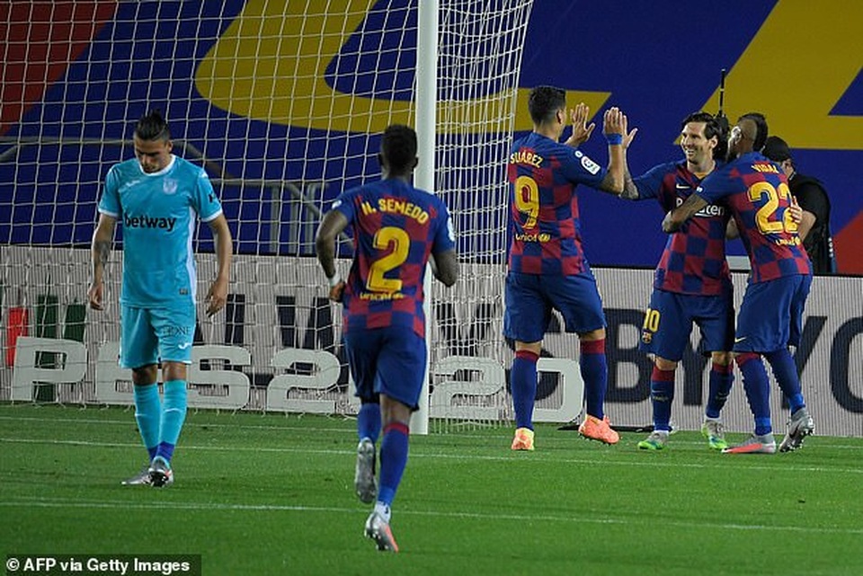 Messi ghi bàn, Barcelona tiếp tục tạo cách biệt 5 điểm với Real Madrid - 10 Messi ghi bàn, Barcelona tiếp tục tạo cách biệt 5 điểm với Real Madrid - 10