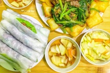 Hà Nội: Khách đặt đồ uống bị thừa không dùng hết, quán không cho trả lại