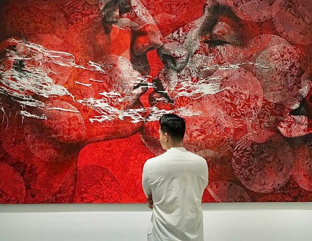 Họa sĩ Hà Hùng Dũng thổi hồn Tây Bắc vào tác phẩm gốm - 2 Họa sĩ Hà Hùng Dũng thổi hồn Tây Bắc vào tác phẩm gốm - 2